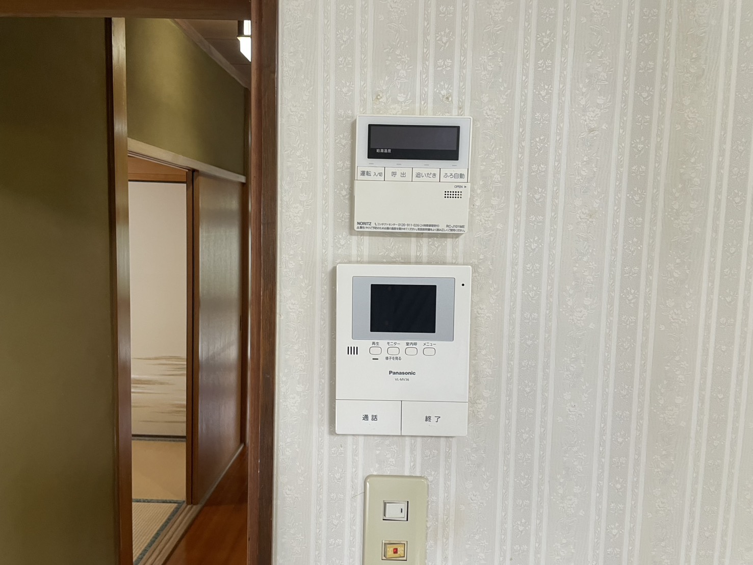 モニター付きインターフォン